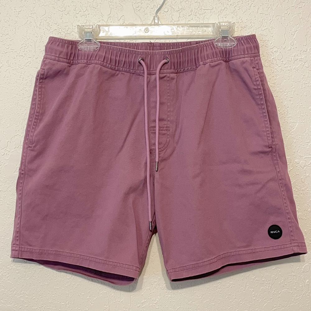 Men’s RVCA lifestyle shorts / Size Medium